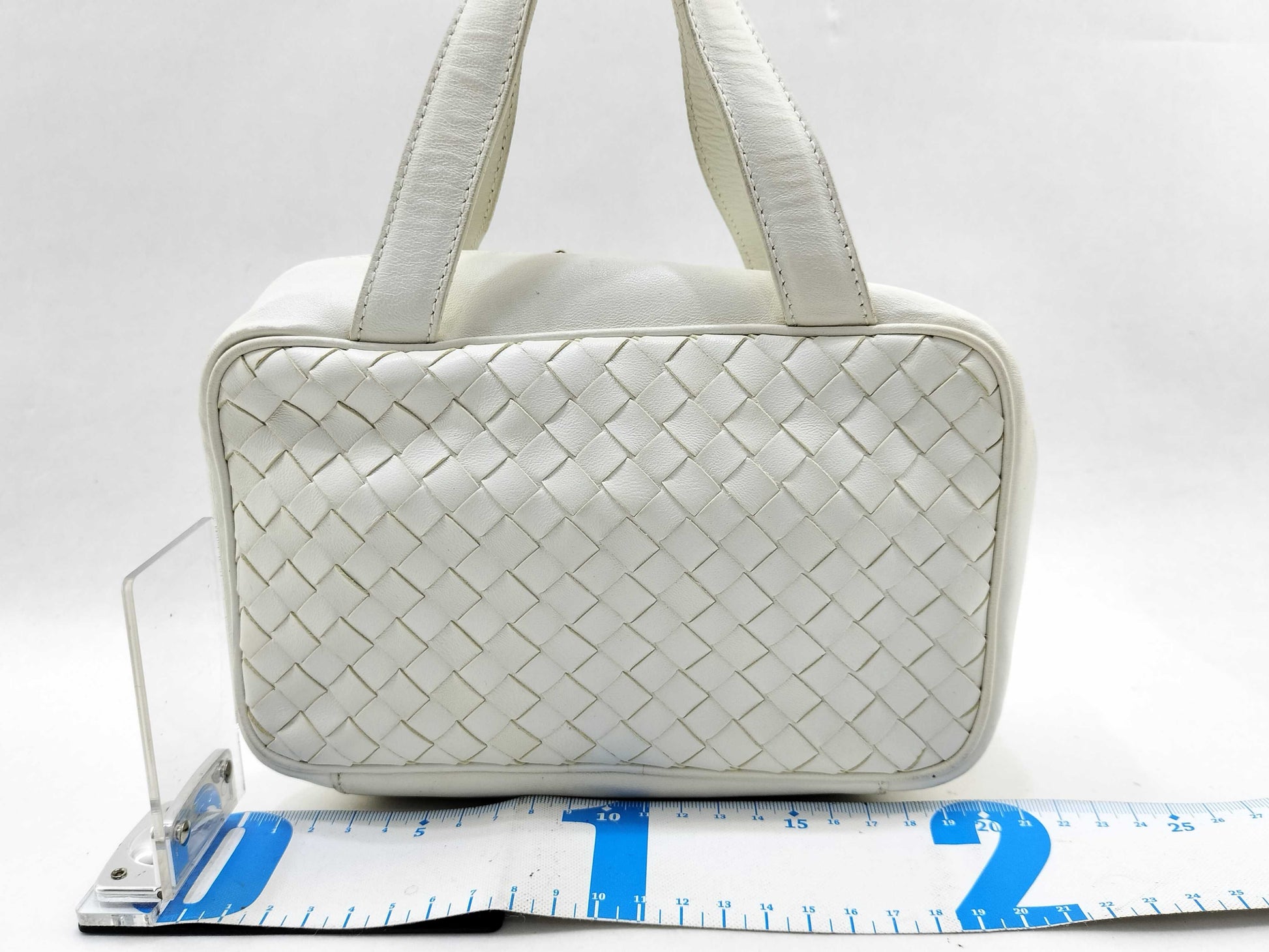 BOTTEGA VENETA Intrecciato Leather Handbag Vanity Bag