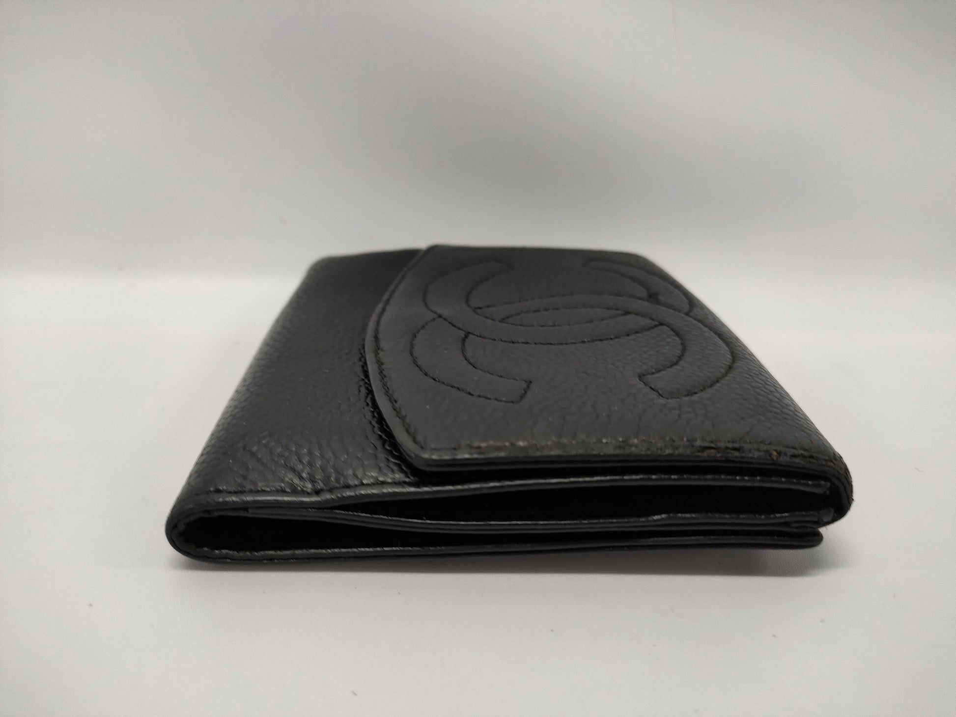 CHANEL Caviar Skin Wallet