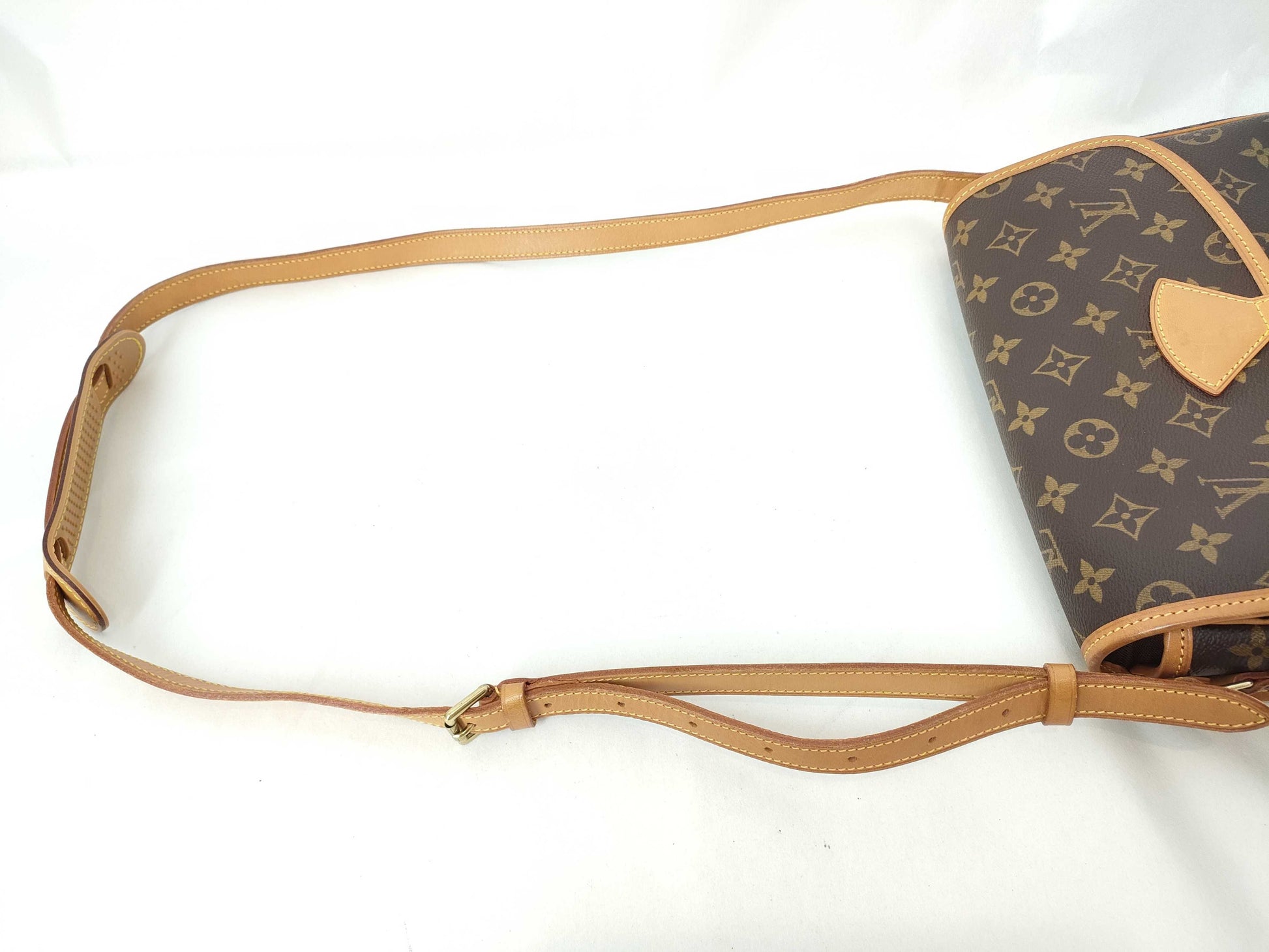LOUIS VUITTON Monogram Louis Vuitton Solonne Shoulder Bag