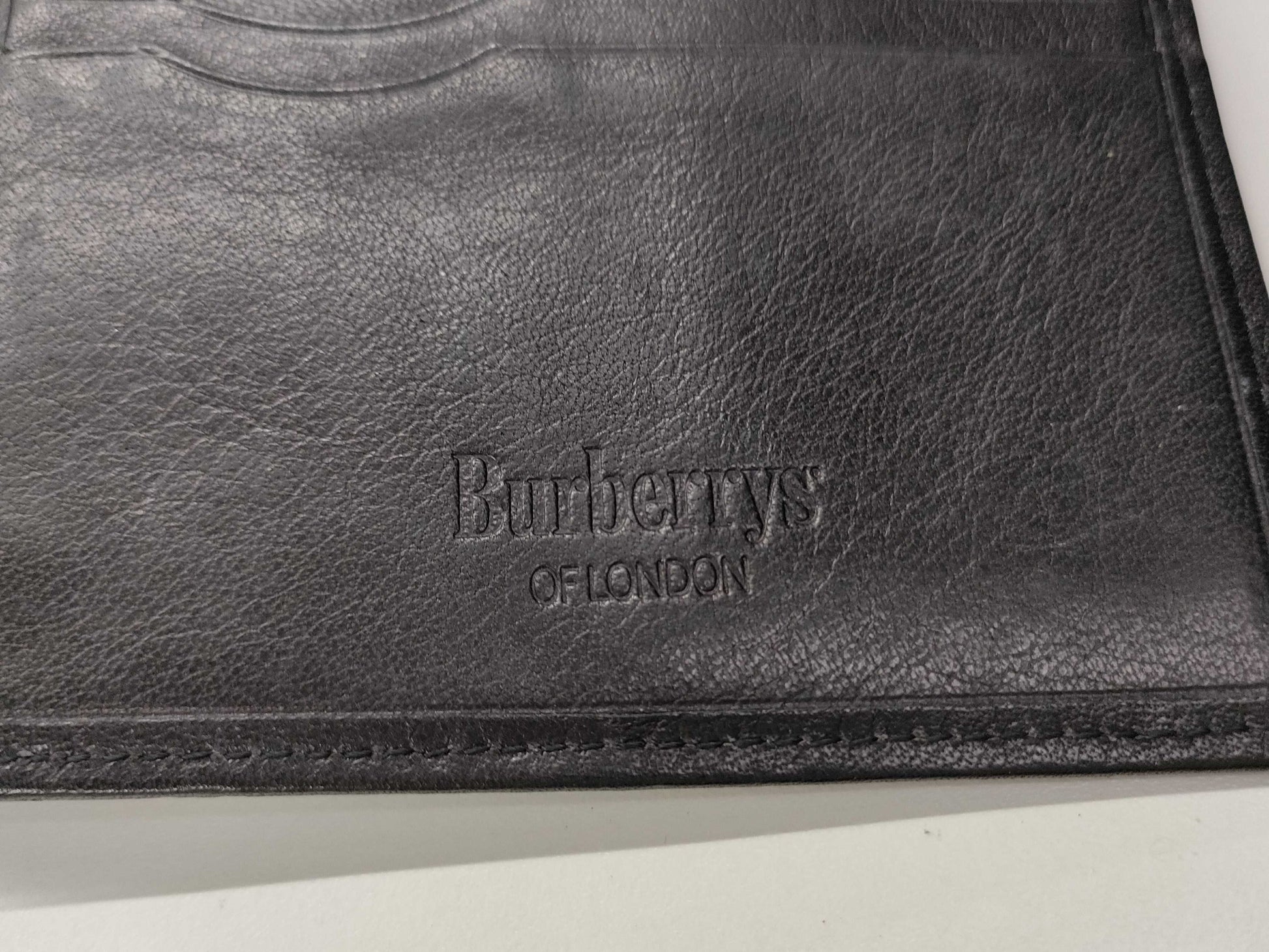 Burberrys wallet wallet