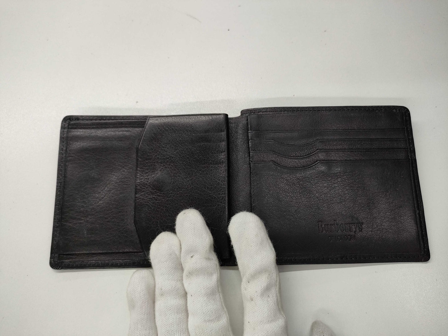 Burberrys wallet wallet