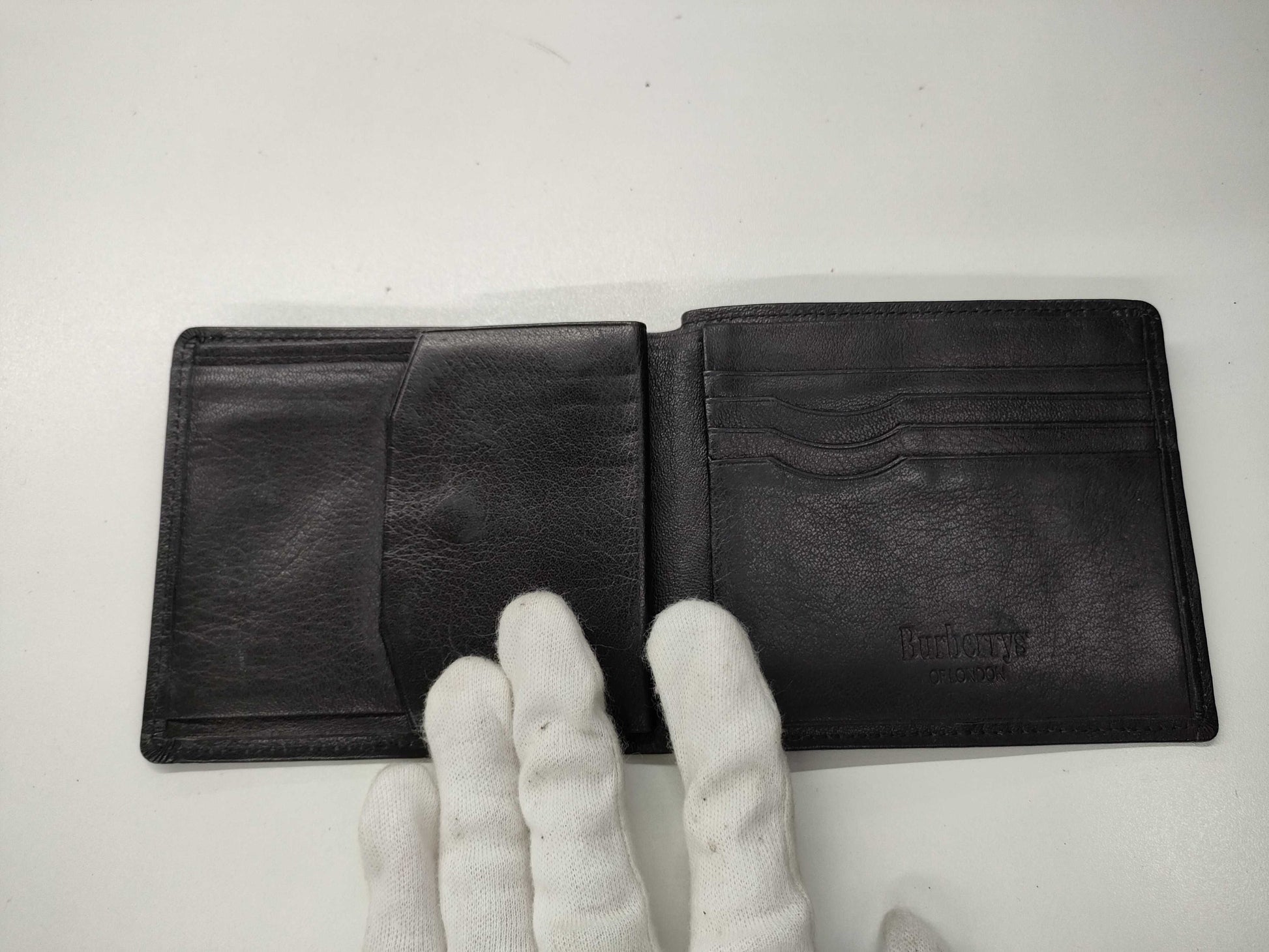 Burberrys wallet wallet
