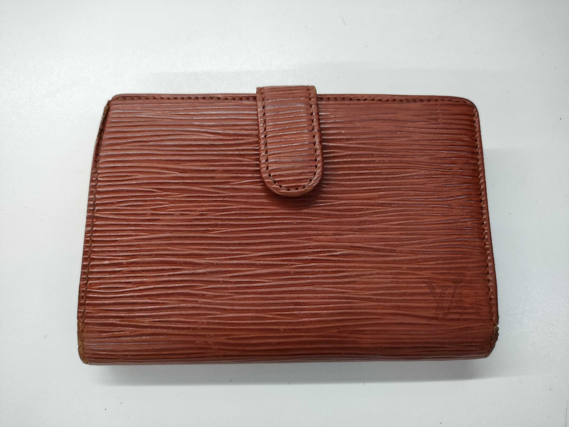 LOUIS VUITTON Epi Louis Vuitton Wallet