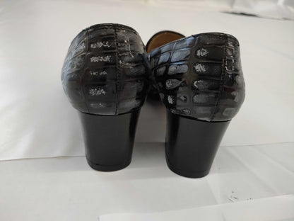 Salvatore Ferragamo size 6 pumps