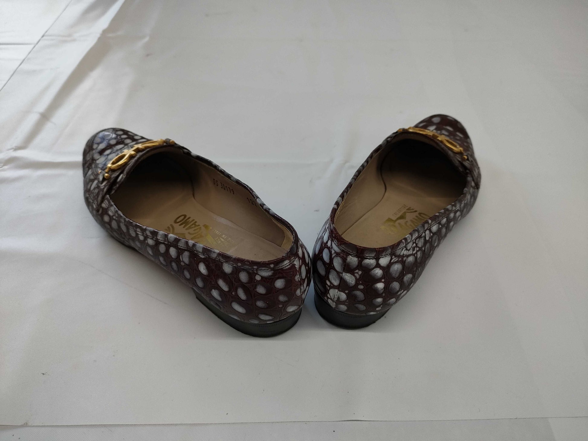 Salvatore Ferragamo size 6 pumps