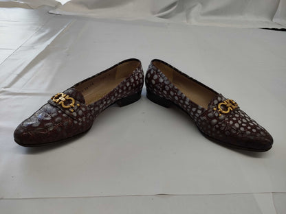Salvatore Ferragamo size 6 pumps