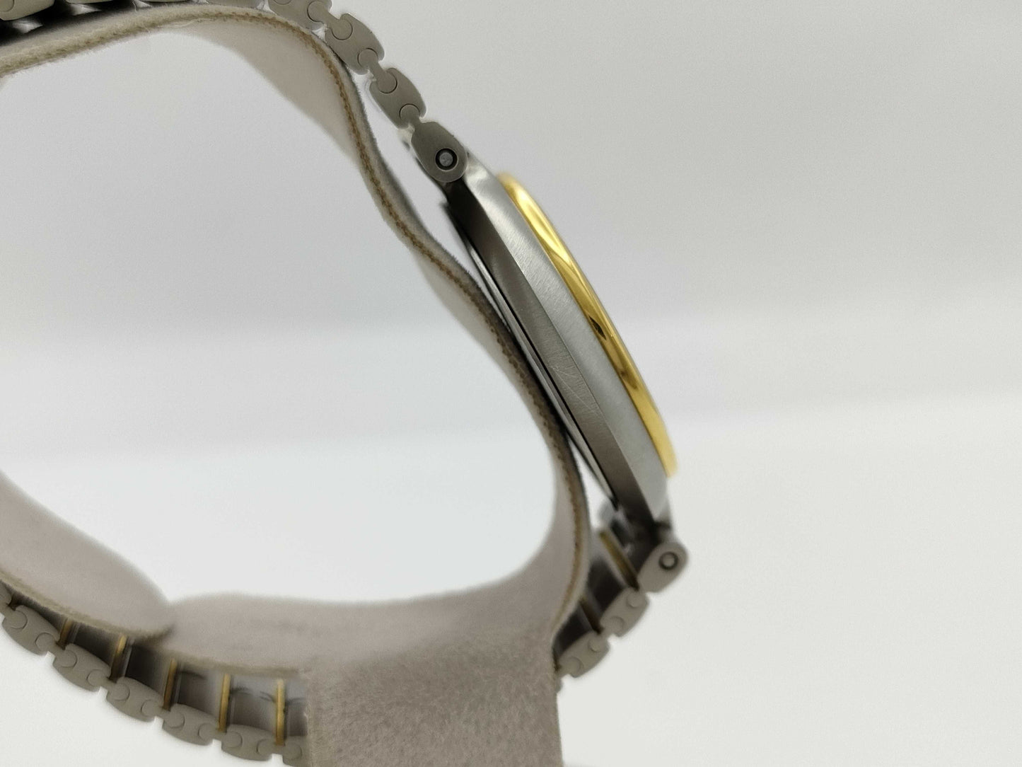 Dunhill 6121087 Quartz Women's Watch