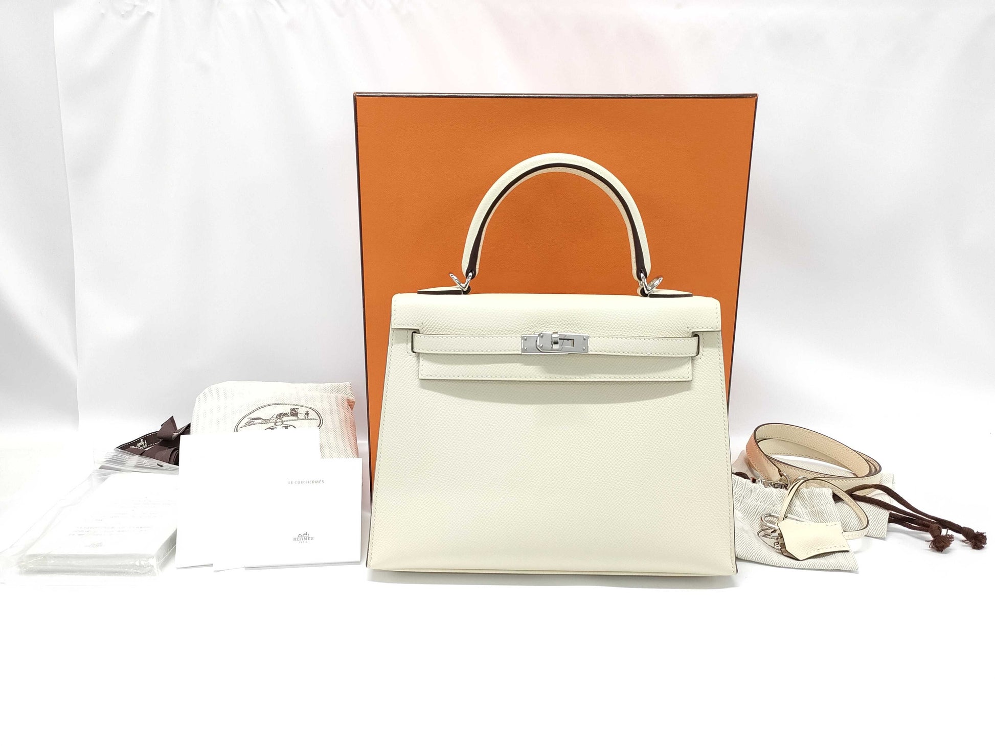 HERMES Kelly 25 Epsom Nata Silver Hardware Z Stamp Handbag