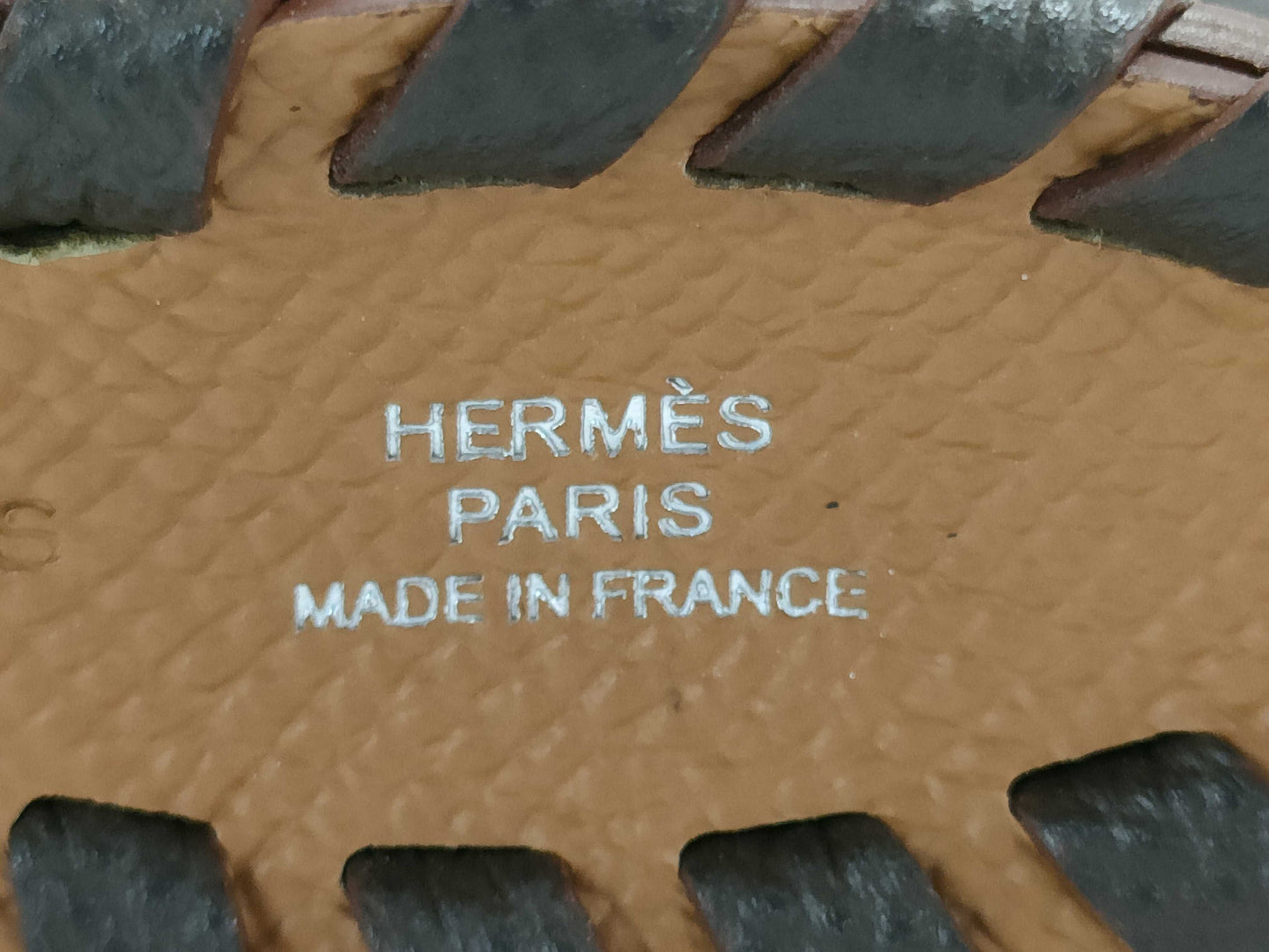 HERMES Cheval Tresse Charm, Gold/Chocolate, K Stamp, Other Accessories