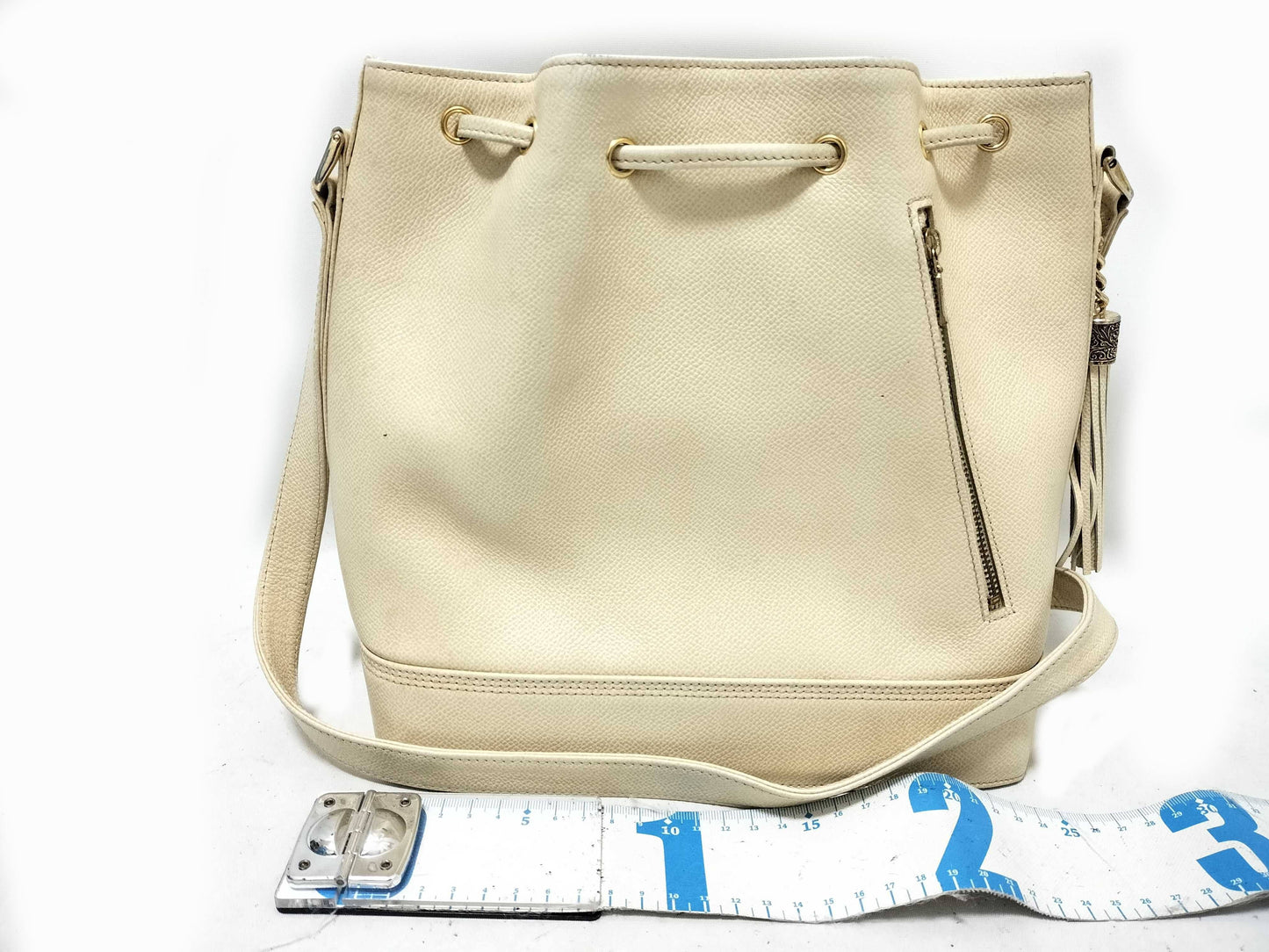 Valentino Garavani VALENTINO GARANANI Bucket Drawstring Shoulder Bag