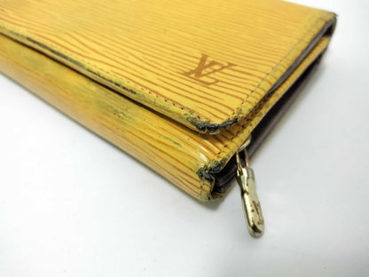 LOUIS VUITTON Epi Louis Vuitton Epi Wallet