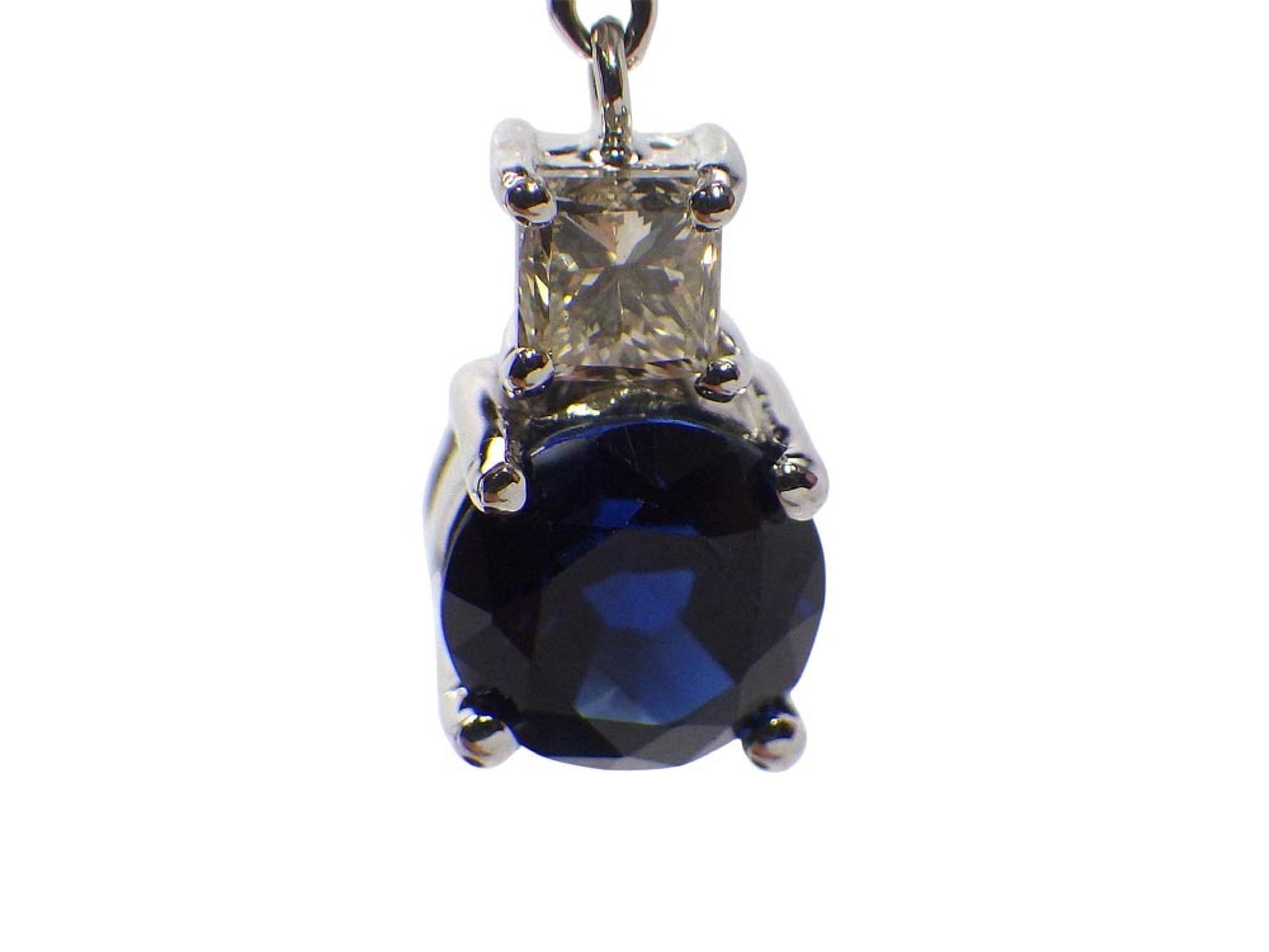 S0.99ct D0.53ct / S1.16ct D0.53ct K18WG 2.9g Earrings 