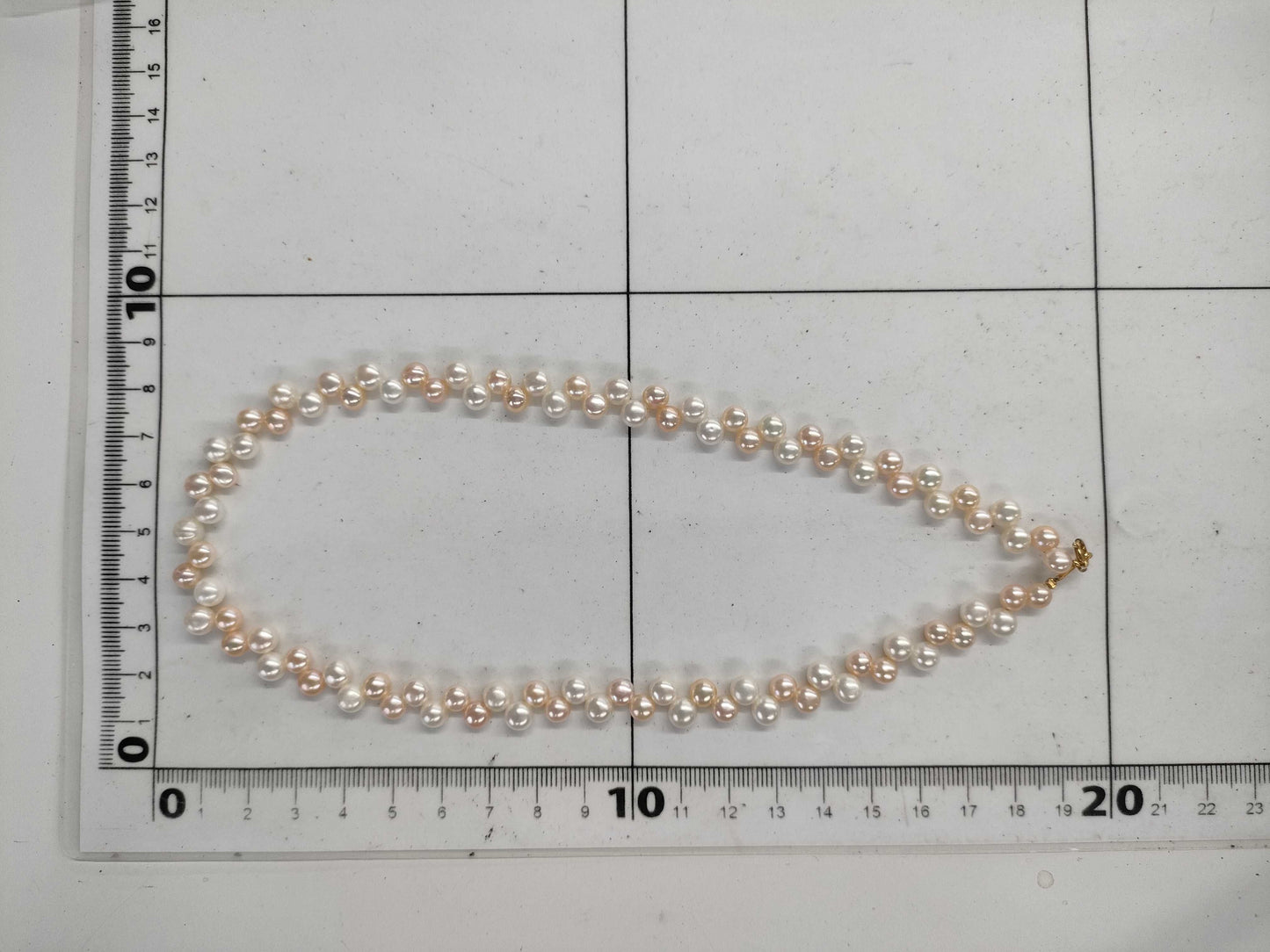 Semi-round pearl, diameter approximately 5.5-5.9mm, 18K gold, 19.8g, necklace 