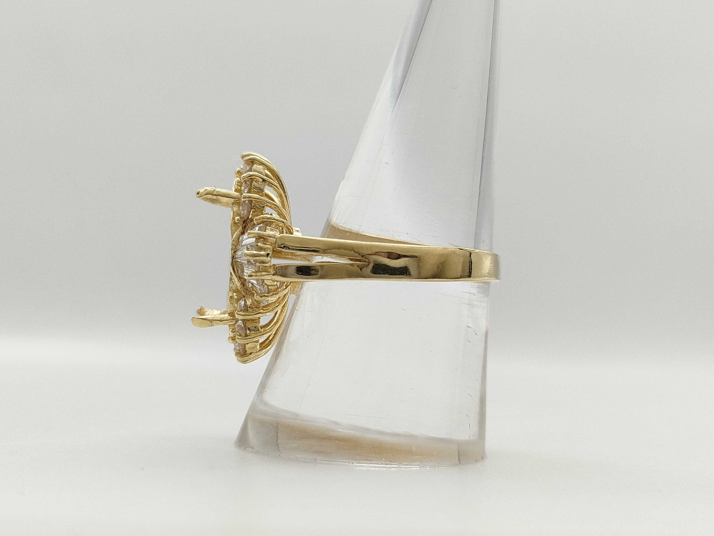 Empty Diamond 14K Gold Ring 
