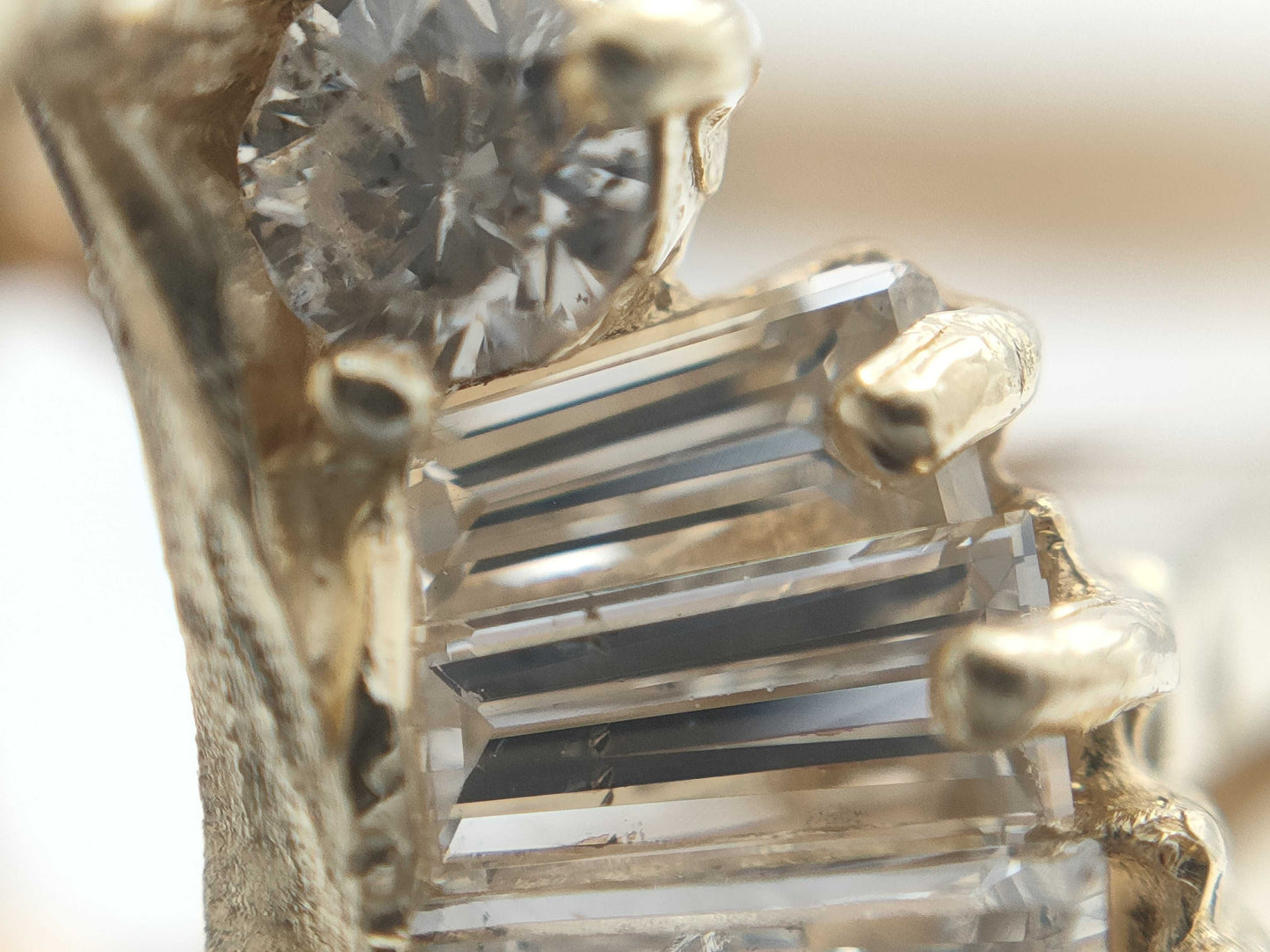 Empty Diamond 14K Gold Ring 