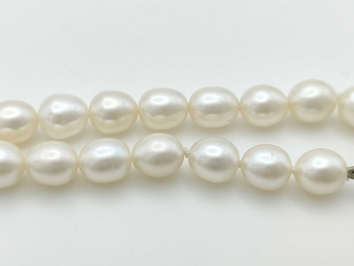 Semi-round pearl, diameter approximately 7.0-7.4mm, 18K white gold, 33.3g, necklace 
