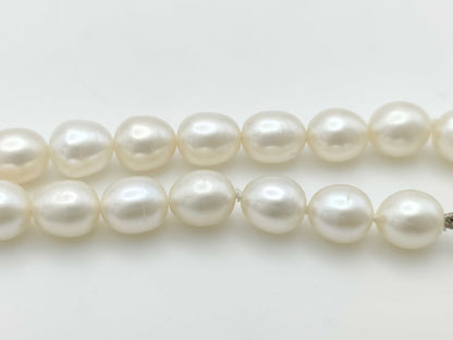Semi-round pearl, diameter approximately 7.0-7.4mm, 18K white gold, 33.3g, necklace 