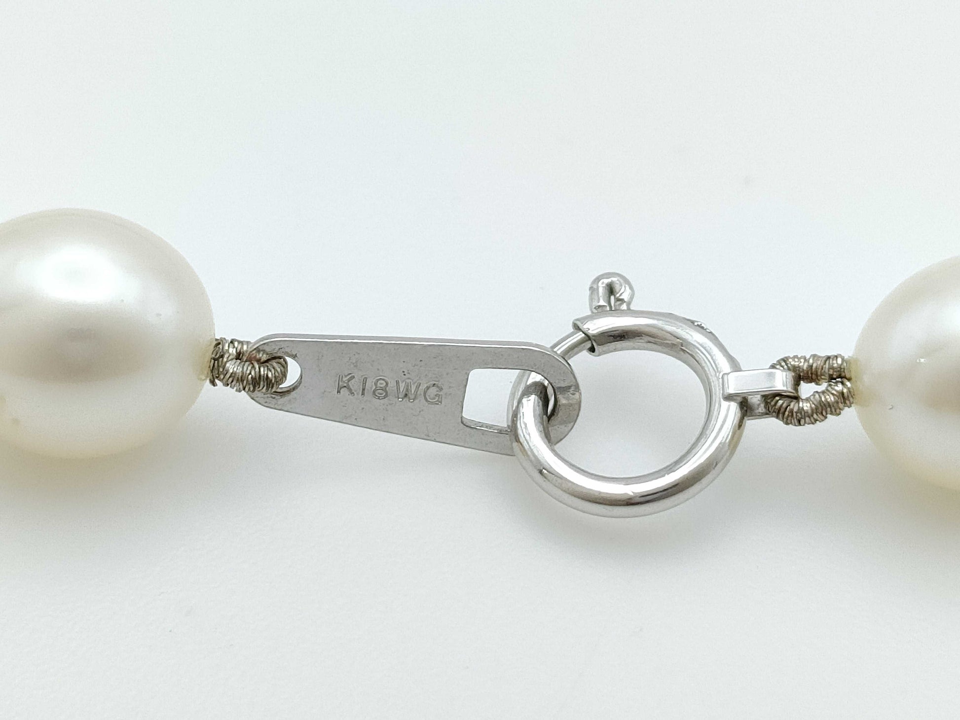 Semi-round pearl, diameter approximately 7.0-7.4mm, 18K white gold, 33.3g, necklace 