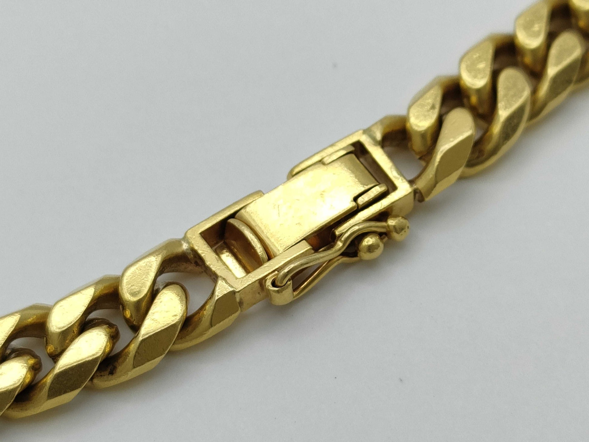 2-sided single 18K gold 40.2g / 8-sided single 18K gold 100.5g necklace 