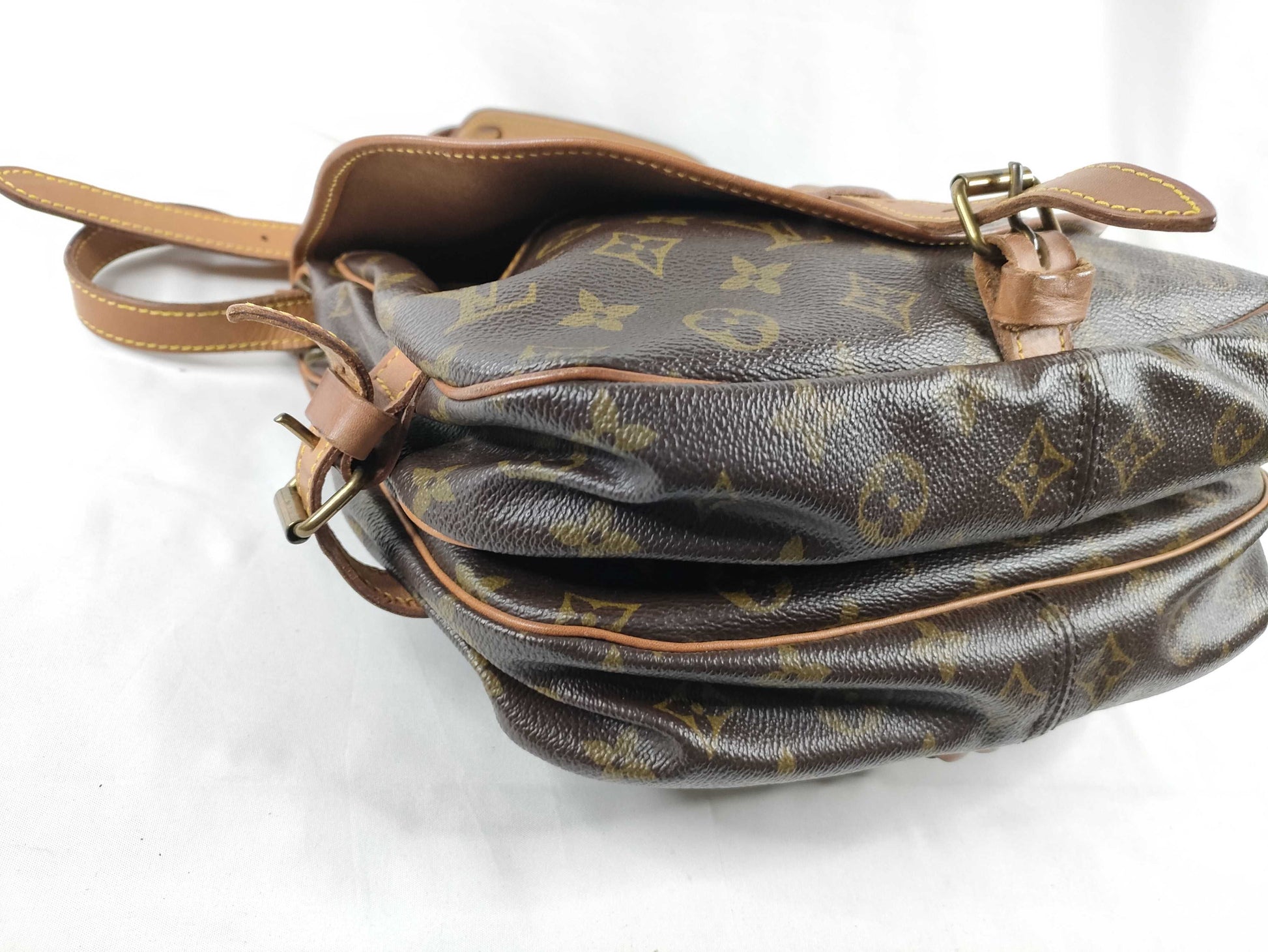 LOUIS VUITTON Monogram LOUIS VUITTON M42256 Monogram Louis Vuitton Monogram Saumur 30 Shoulder Bag Shoulder Bag