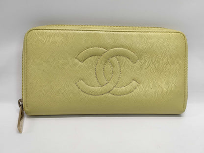 CHANEL Caviar Skin Coco Mark Wallet
