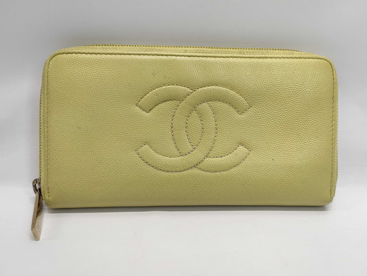 CHANEL Caviar Skin Coco Mark Wallet