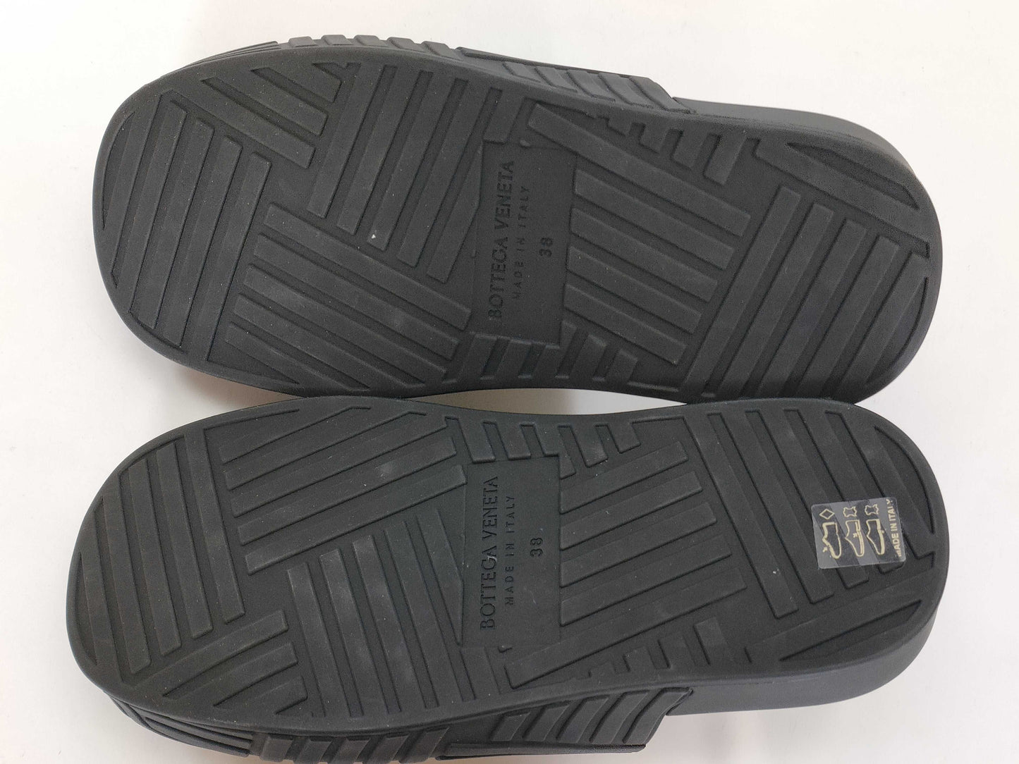 BOTTEGA VENETA Black Rubber Sandals