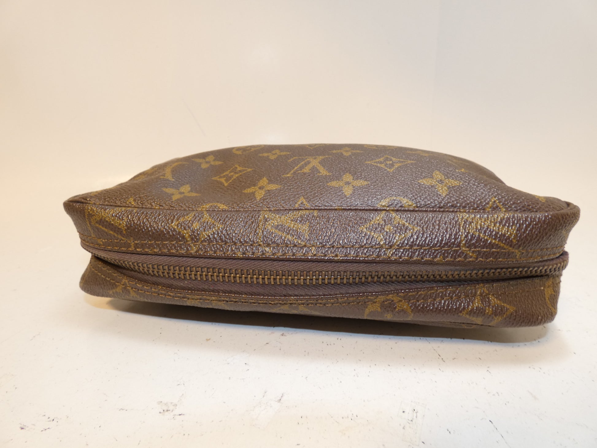 LOUIS VUITTON True Toilet Monogram Pouch Clutch Second Bag
