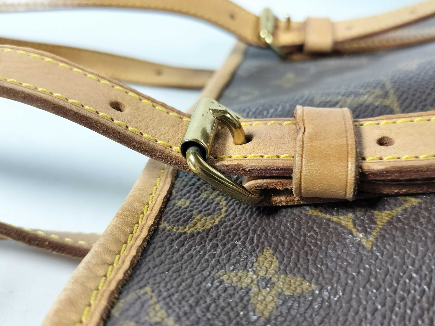 LOUIS VUITTON Monogram M42236 Bucket GM Handbag