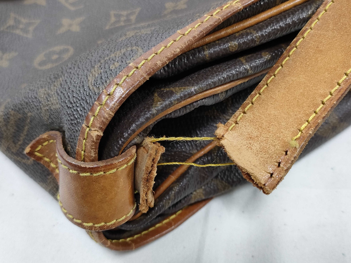 LOUIS VUITTON Monogram M42254 Saumur 35 Shoulder Bag