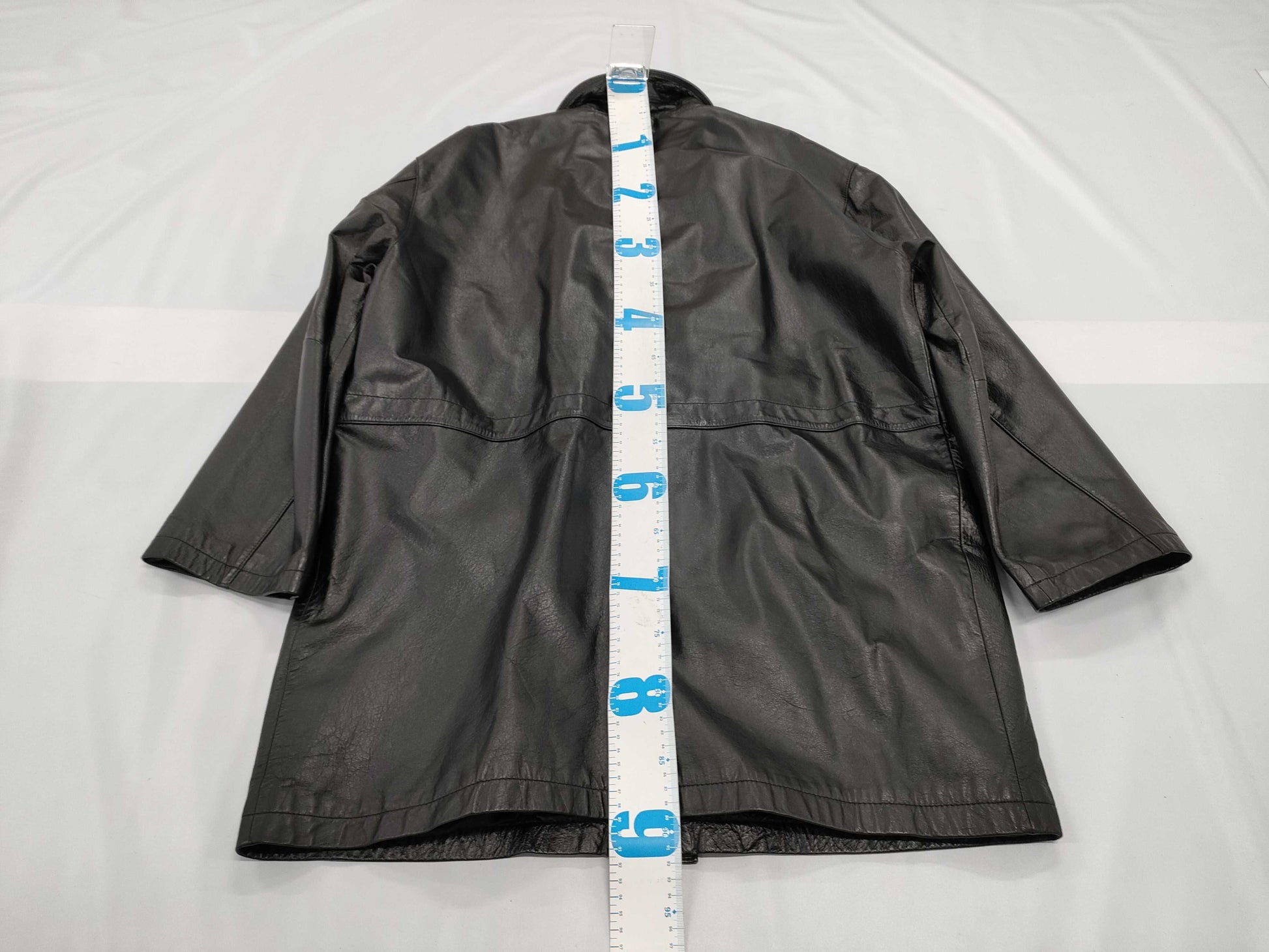 on the world cowhide coat, size L, long coat