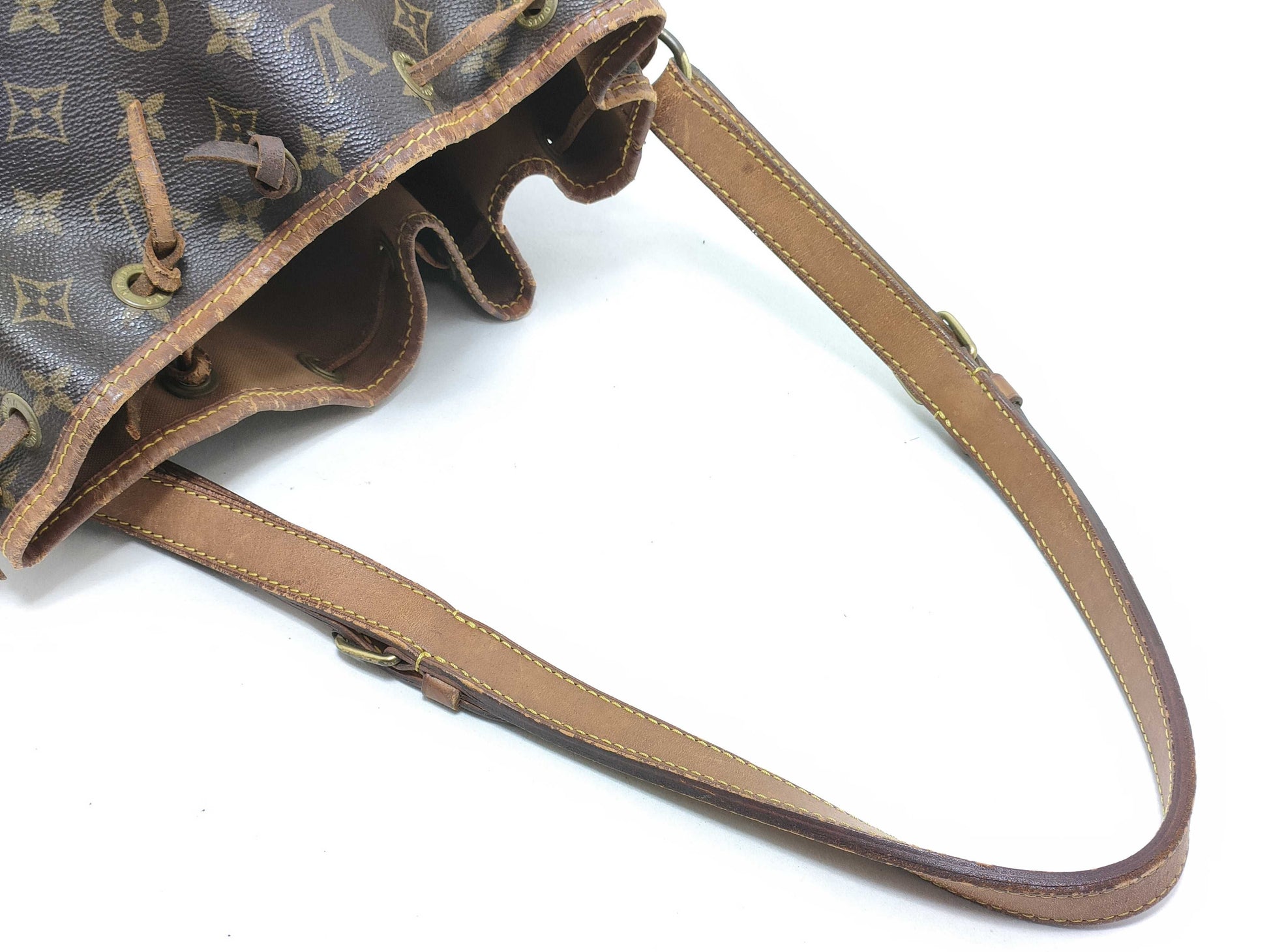 LOUIS VUITTON Monogram Shoulder Bag Monogram M42226 AR0943 Petit Noe Shoulder Bag