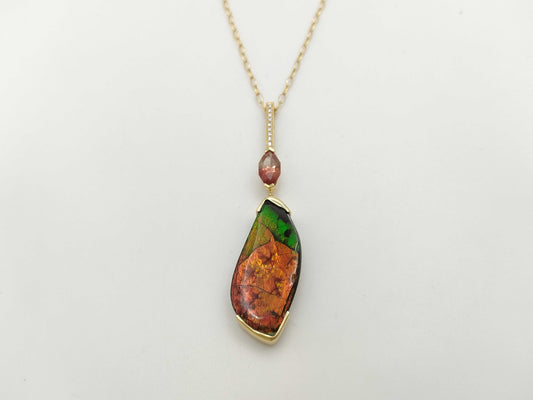 Ammolite 27.49ct Sunstone 1.84ct D0.12ct K18 15.3g Necklace 