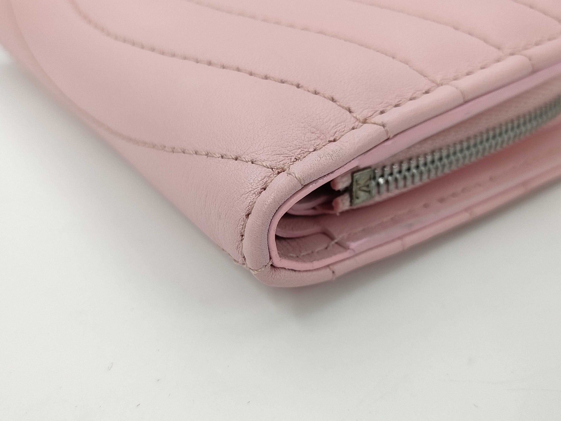 LOUIS VUITTON New Wave Compact M63791 Pink Bi-fold Wallet