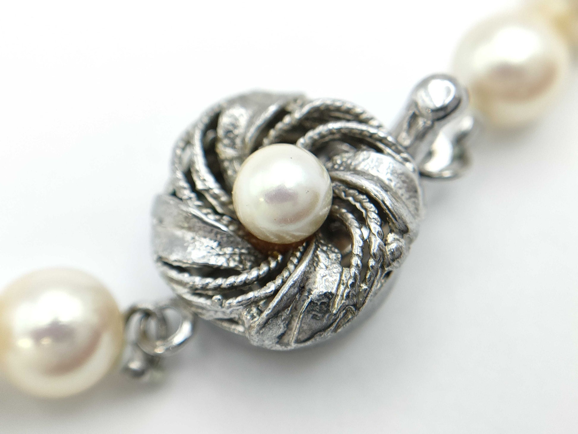 Faux Pearl Sterling Silver 23.9g Necklace 