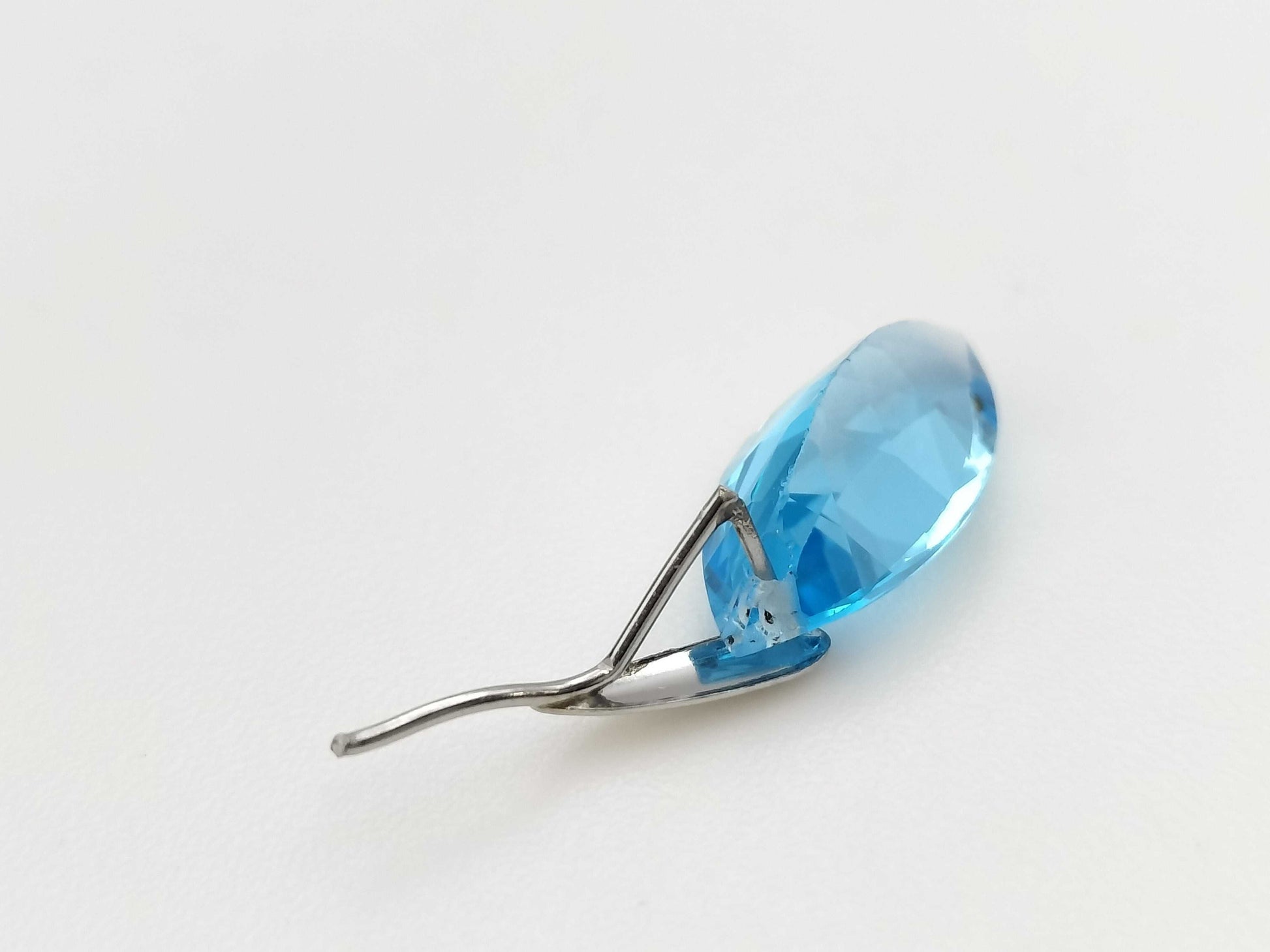 Blue Topaz PT900 1.8g Earrings 