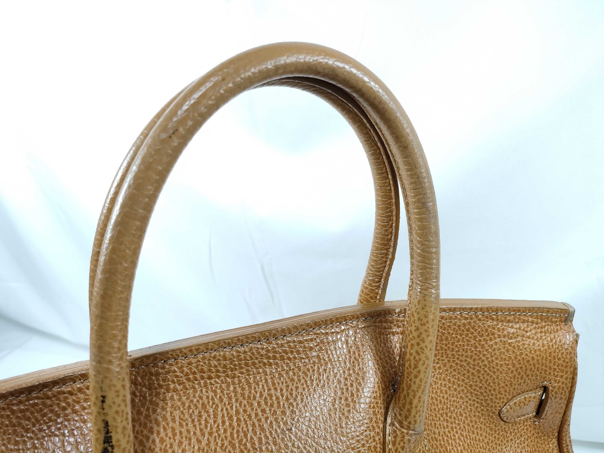 High-class leather handbag, camel color