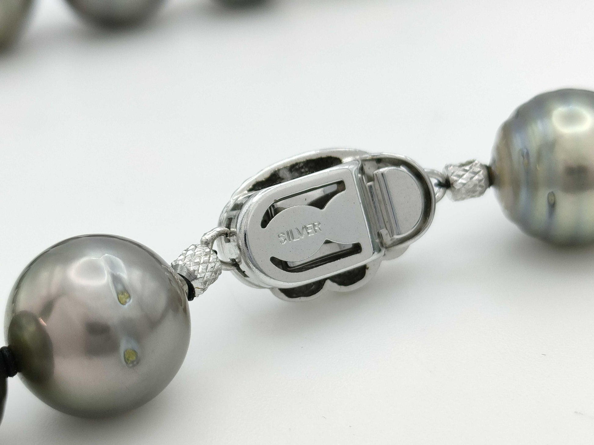 Semi-round pearl necklace, diameter approximately 11.9mm-15.4mm, sterling silver, 99.2g .