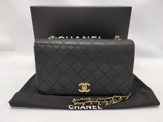CHANEL Matelasse Black Shoulder Bag 1417508