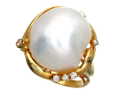 South Sea Baroque Pearl Ring, Approx. 16.5 x 14.3mm, D0.15ct, 18K 750, 10.1g 