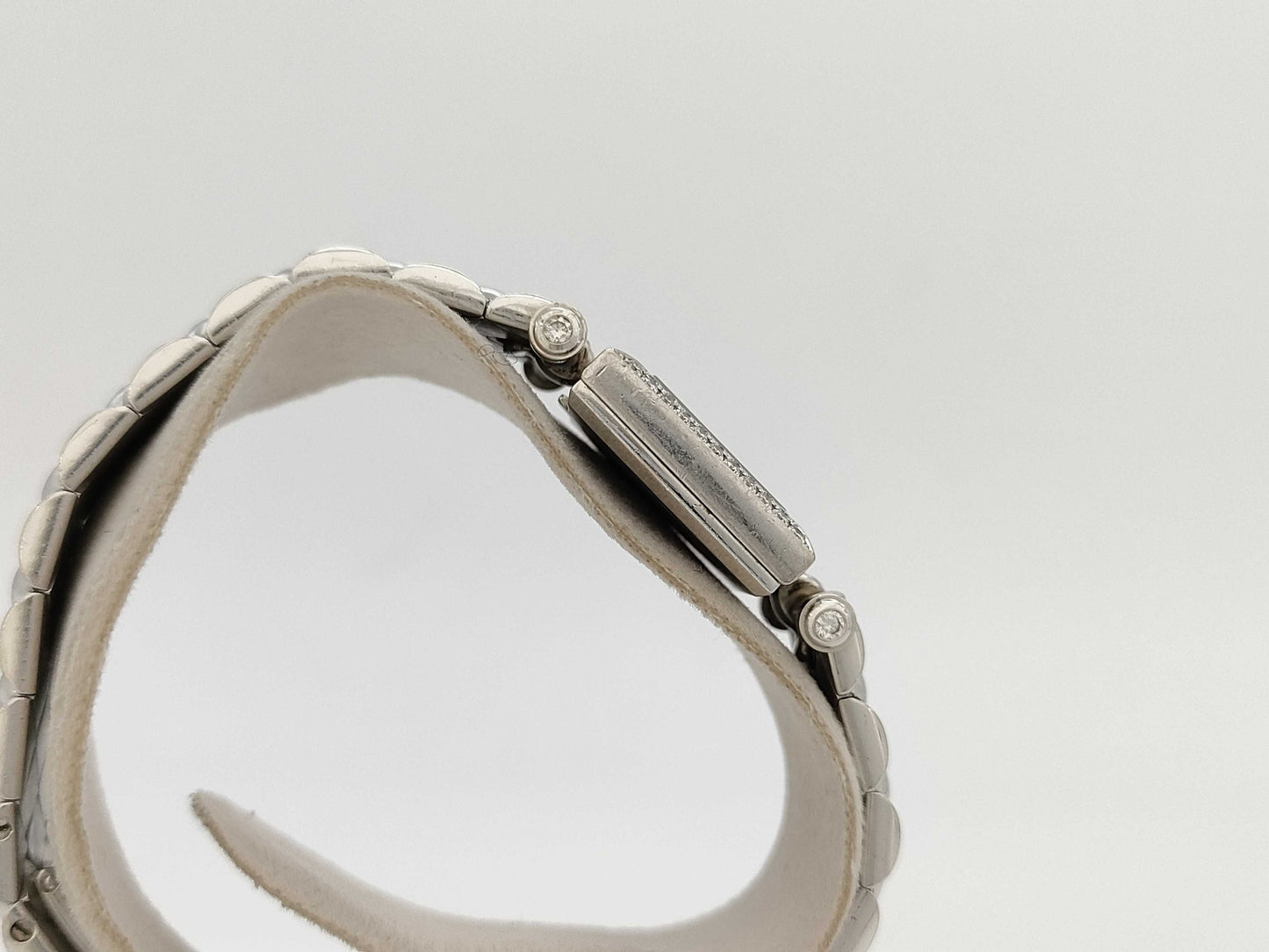 Van Cleef & Arpels Fantasy Calendar 322945B2 115478 Quartz Women's Watch