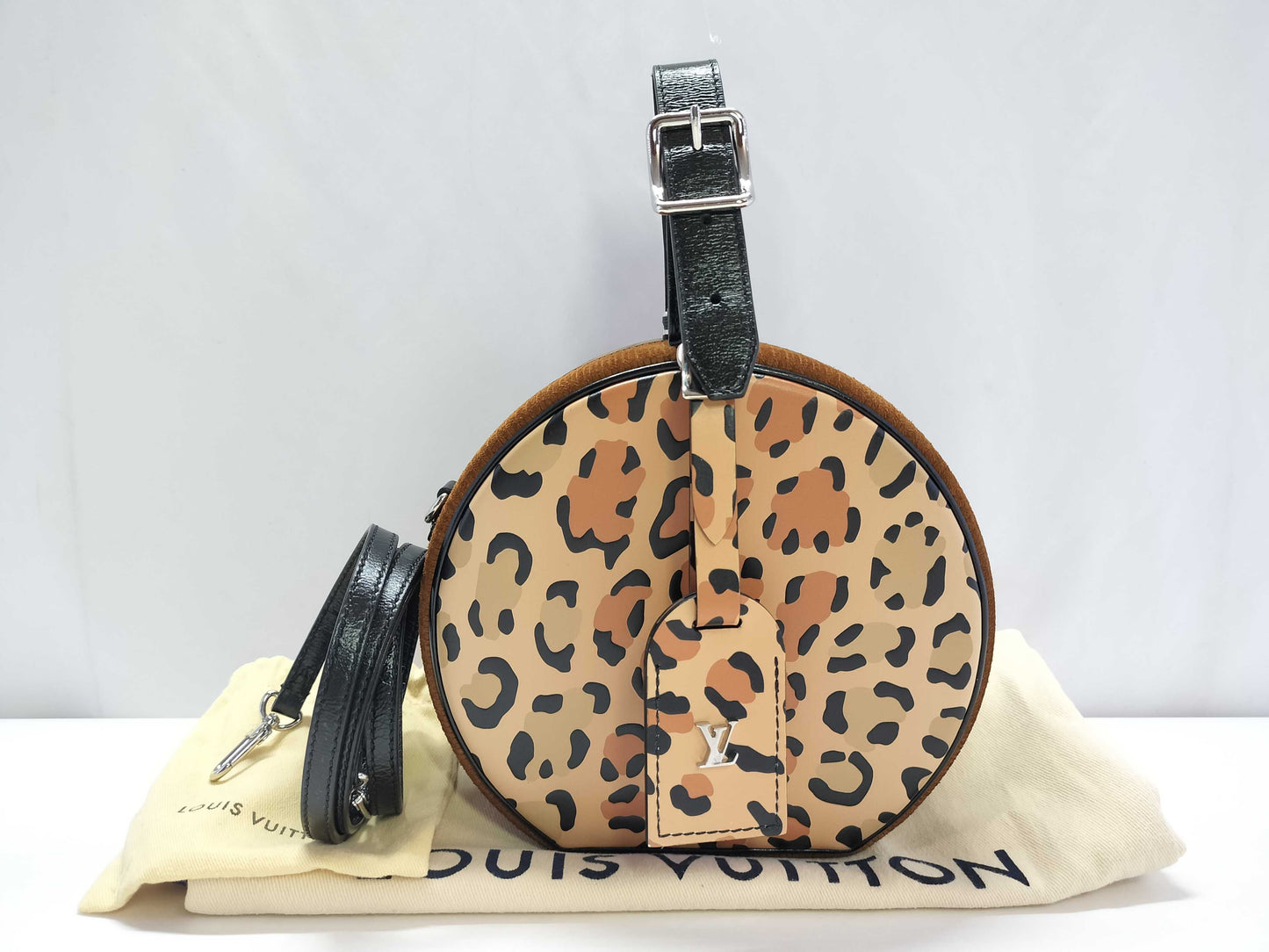 LOUIS VUITTON Petite Poite Chapeau Shoulder Bag