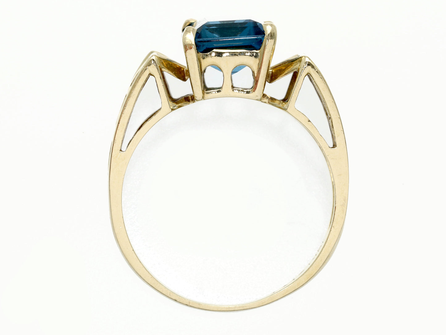 Blue Topaz K10 4.2g Ring 