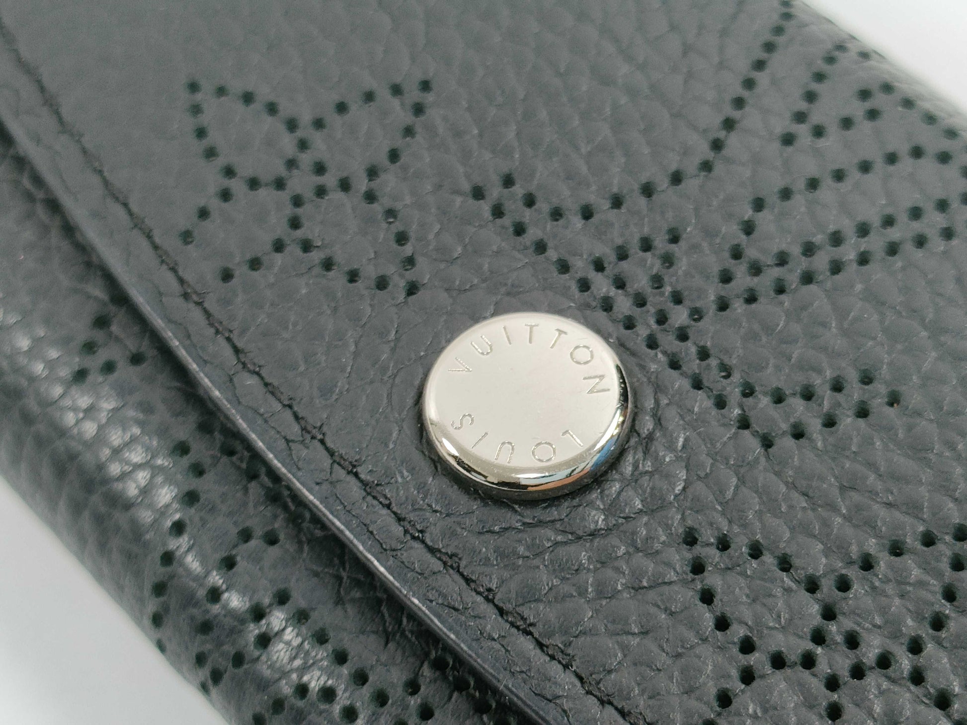 LOUIS VUITTON Mahina LOUIS VUITTON LV Mahina Multicle 4 M64054 Key Case Key Holder Key Case Key Holder