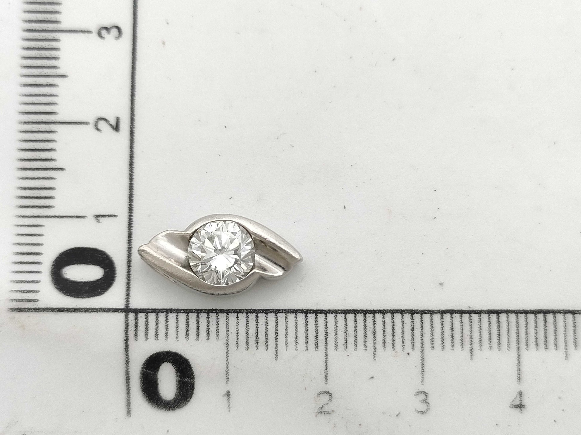 D1.01ct PT900 4.0g Pendant Top 