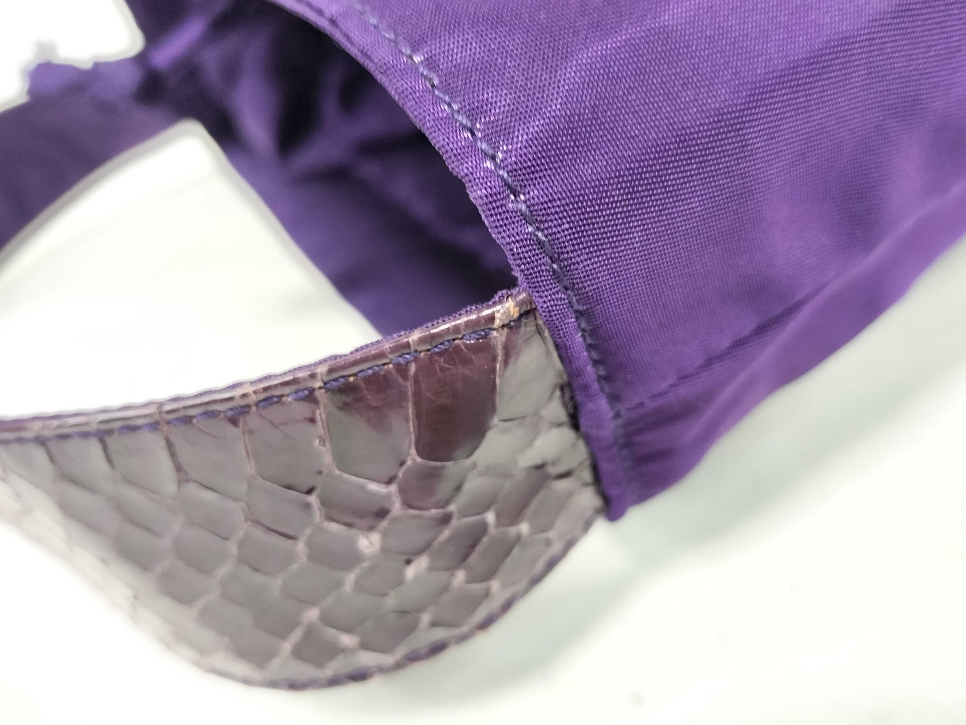 PRADA Nylon Prada Nylon Semi-Shoulder Bag Purple One-Shoulder Python Beaded Handbag