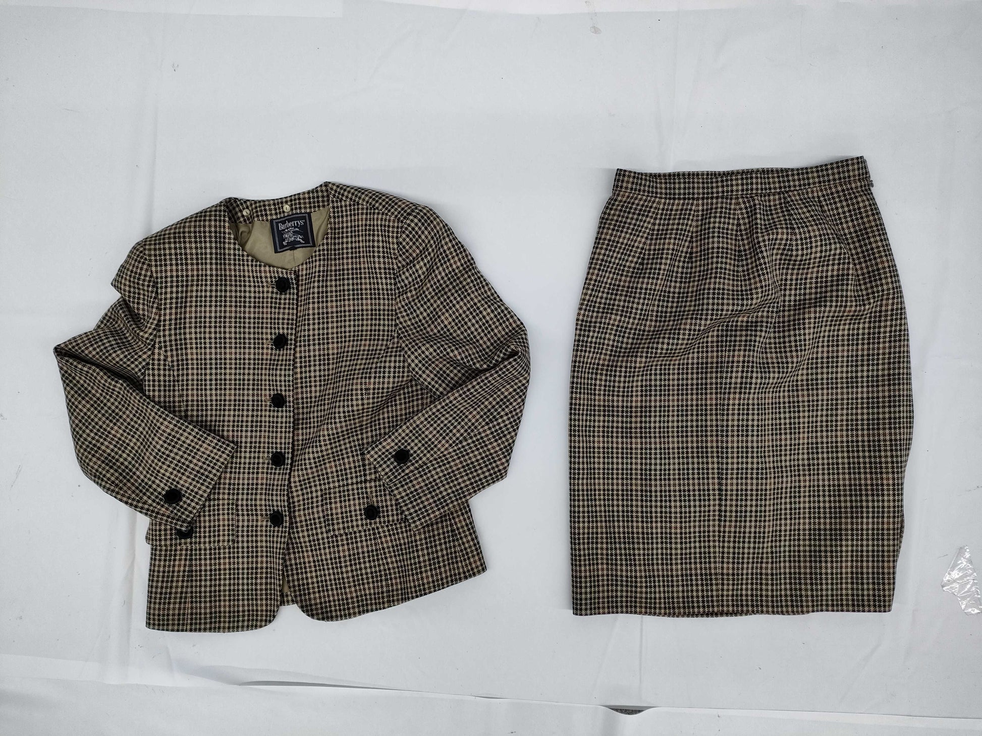 BURBERRYS Set Size 9AR C-TK83 Other Apparel