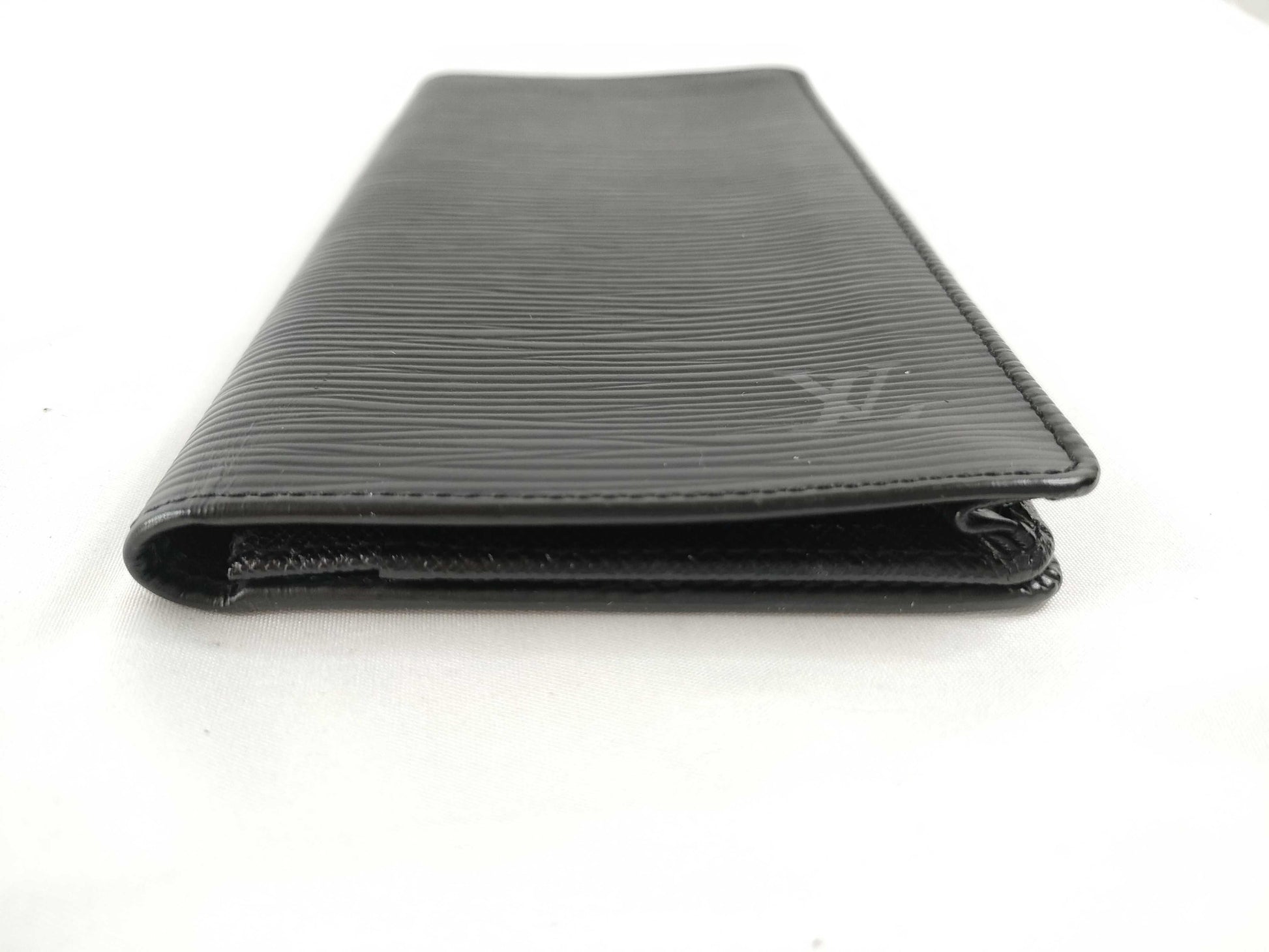 LOUIS VUITTON Epi Porte Carte Credit M63212 Wallet