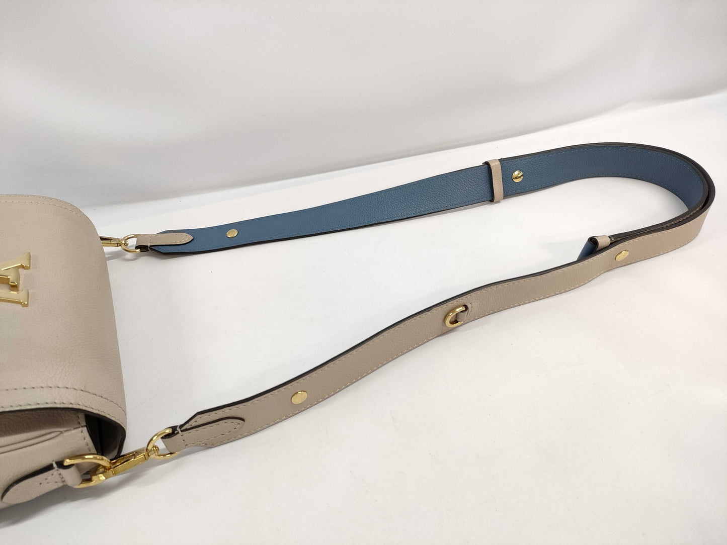 LOUIS VUITTON Louis Vuitton Lock Me Tender Shoulder Bag