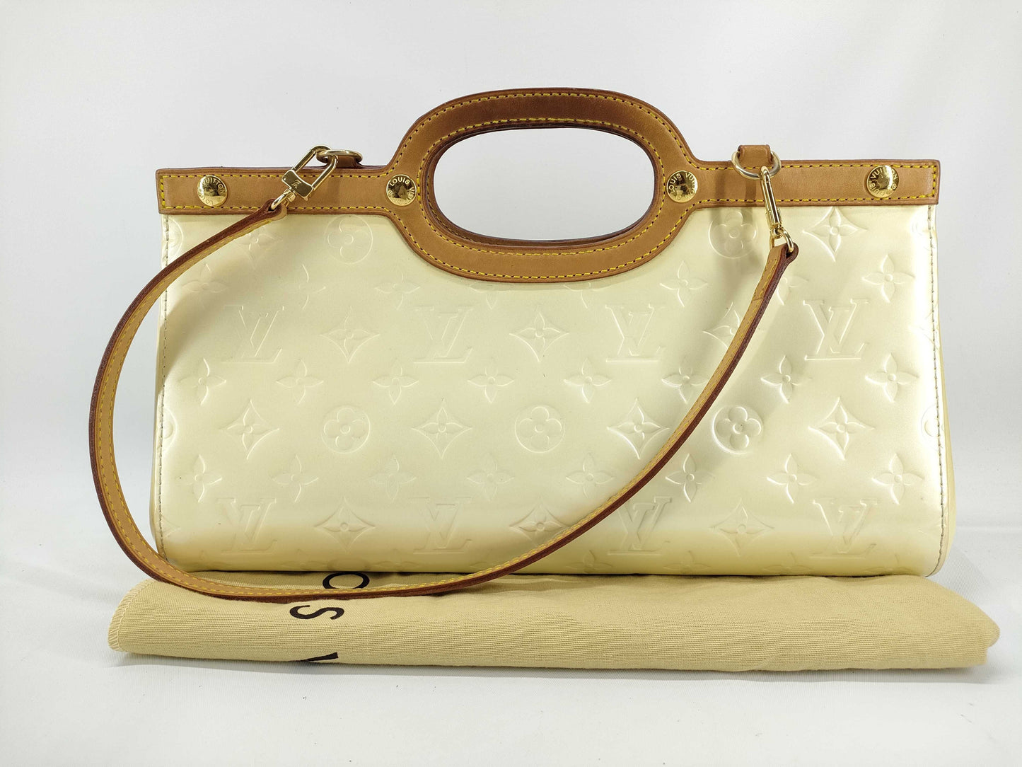 LOUIS VUITTON Vernis Roxbury Drive Handbag Accessories: Dust bag, Shoulder strap